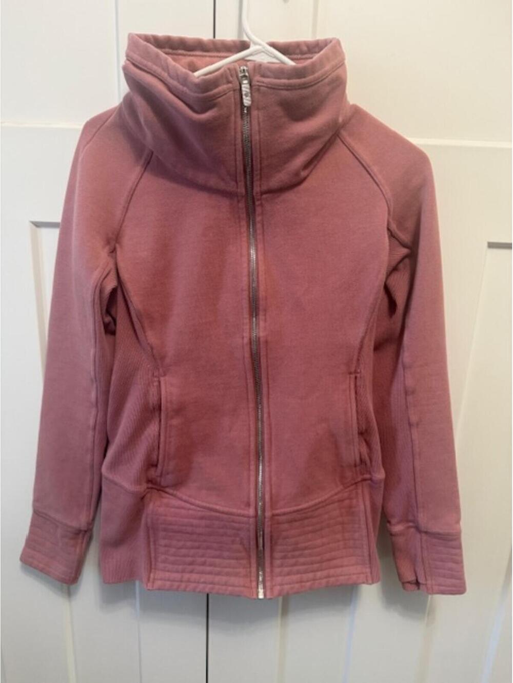 Lululemon Radiant jacket II in Rose Women's size 6 full zip high neck sweatshirt